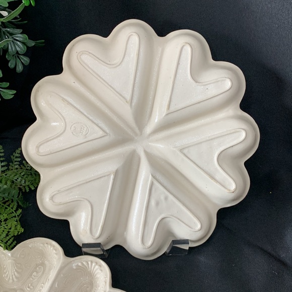 2 Mottahedeh Metropolitan Museum of Art Queensware embossed ceramic 6 heart dish - Picture 6 of 11